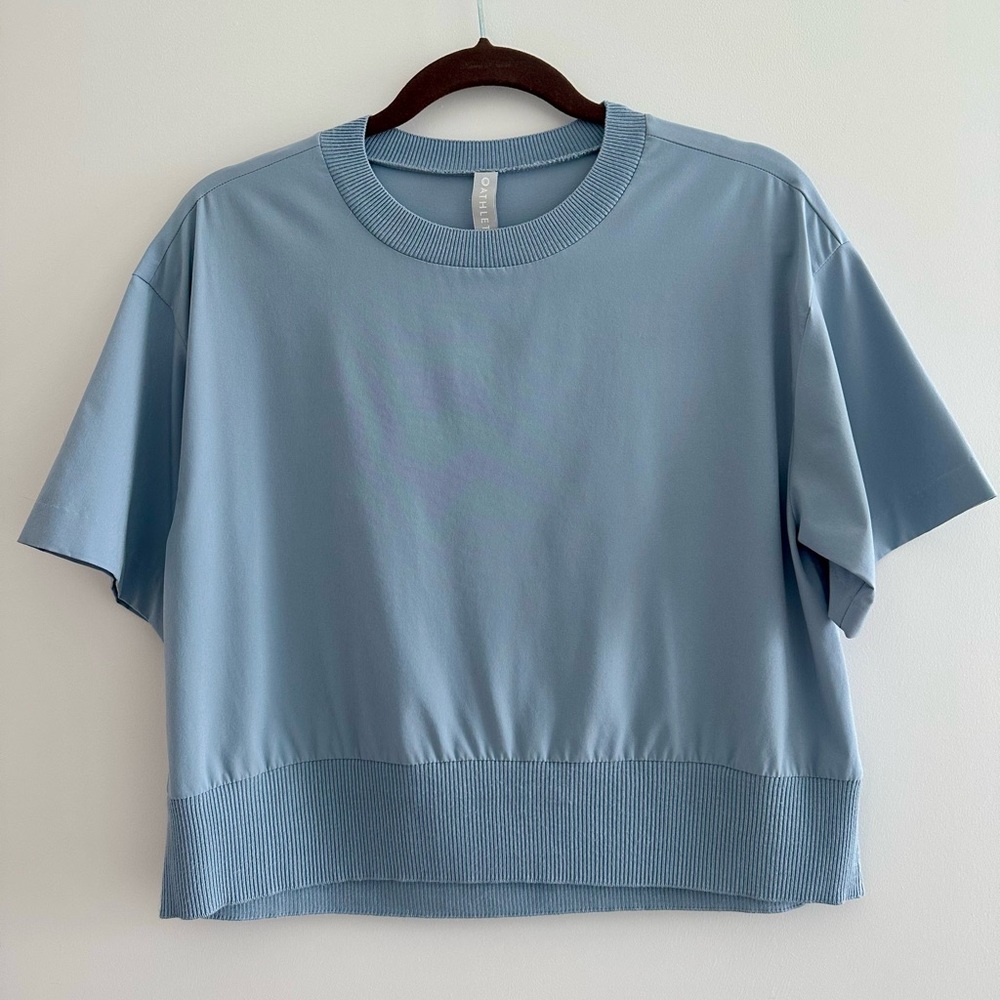Athleta zephyr cropped tee
